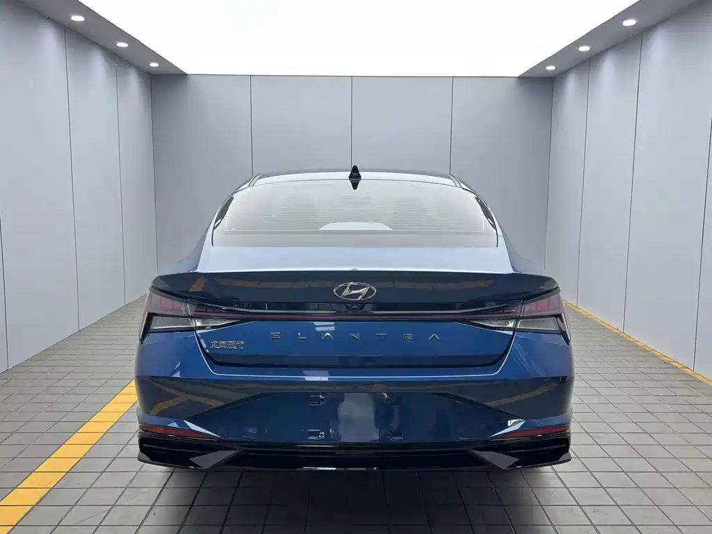 Hyundai Elantra 2022 — фото 5