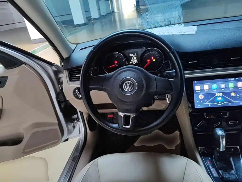 Volkswagen Bora 2015 — фото 11