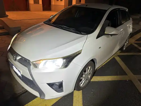 Toyota Yaris L 2015