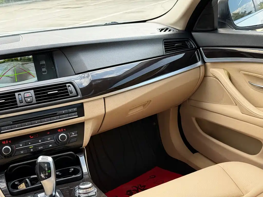 BMW 5 Series 2012 — фото 29