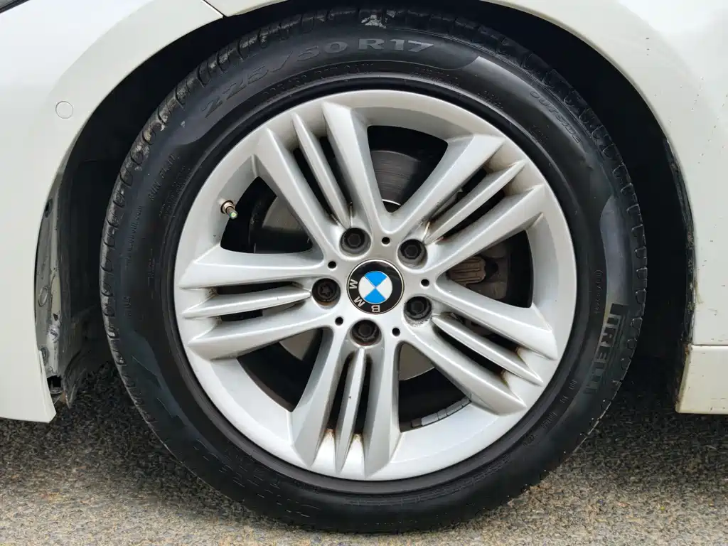 BMW 3 Series 2017 — фото 9