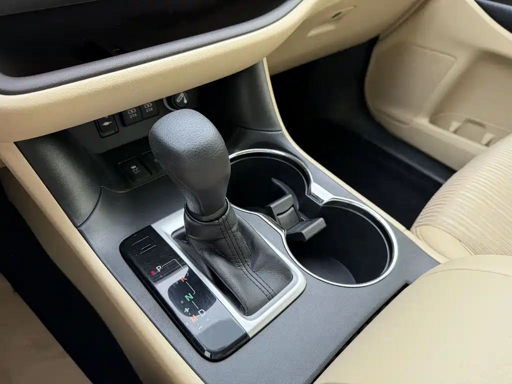 Toyota Highlander 2018 — фото 12