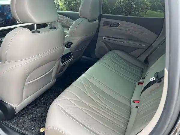 Geely Galaxy Starshine 8 2025