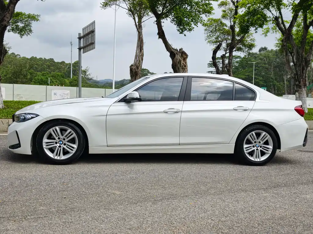 BMW 3 Series 2017 — фото 8