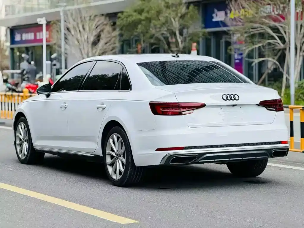 Audi A4L 2018 — фото 9