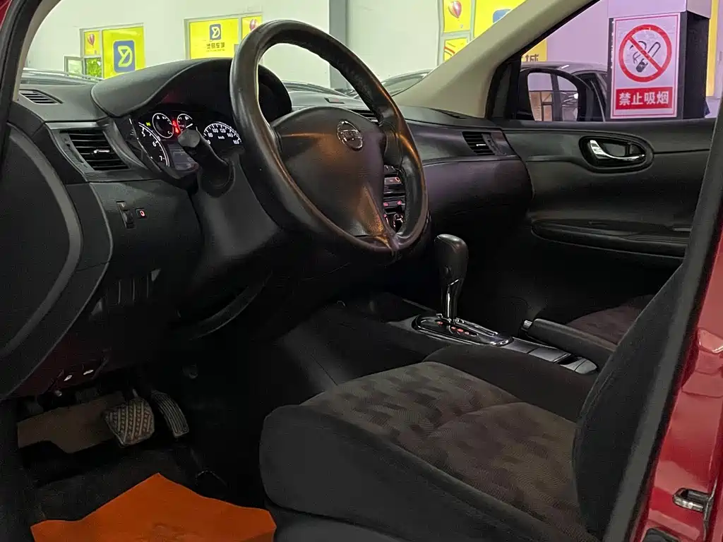 Nissan Tiida 2013