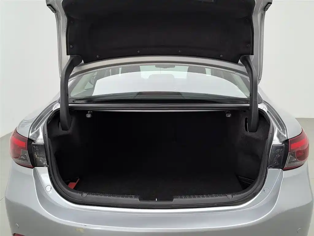 Mazda Atenza 2017 — фото 16