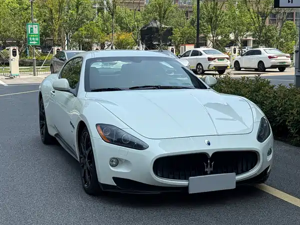 Maserati Granturismo 2011