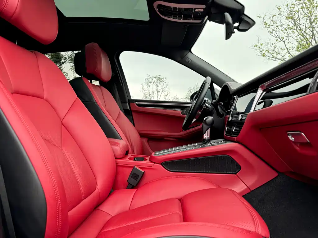 Porsche Macan 2020 — фото 11