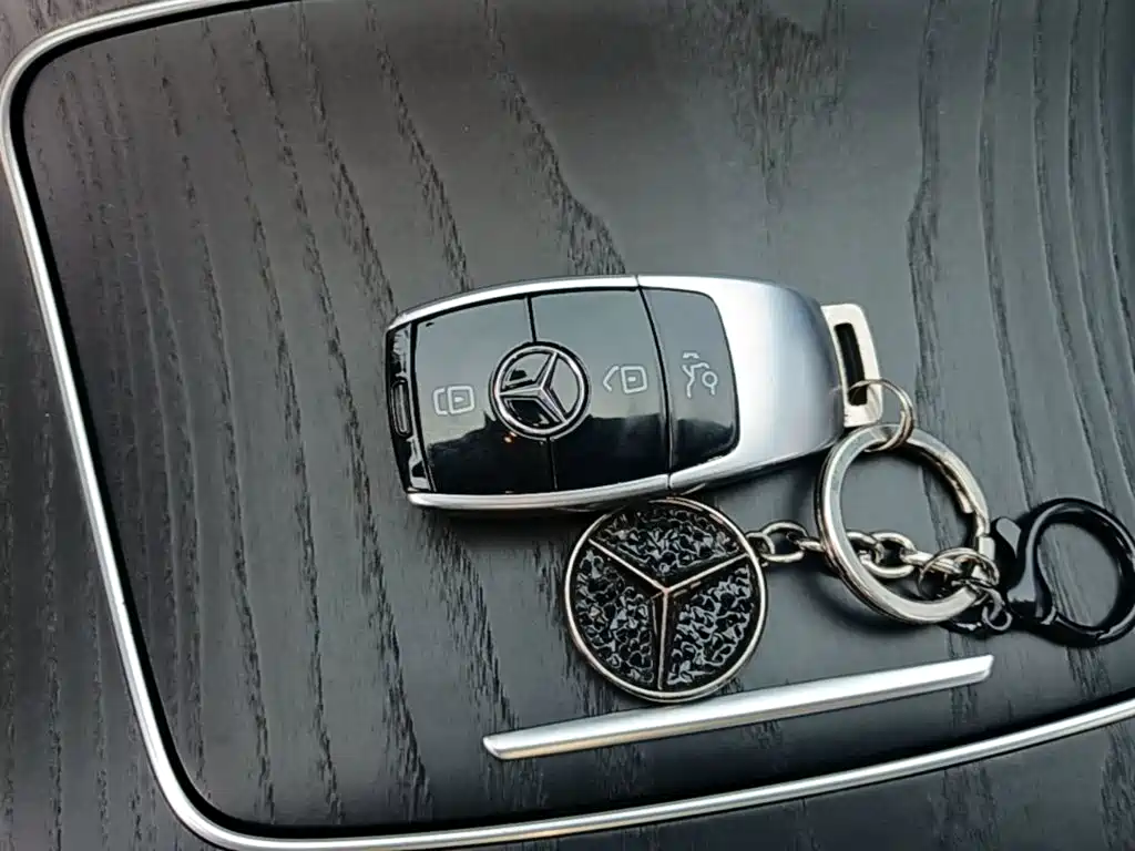 Mercedes-Benz E-Class 2022 — фото 9