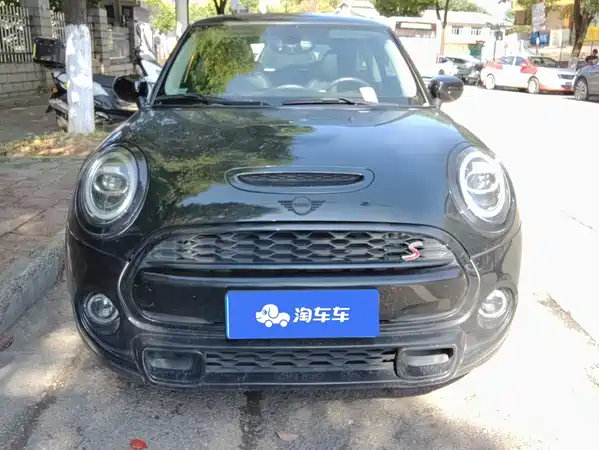 MINI MINI 2020