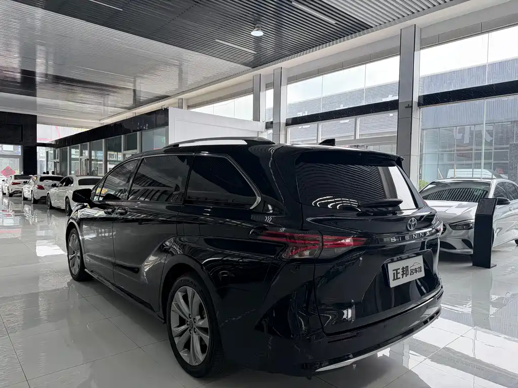 Toyota Sienna 2023