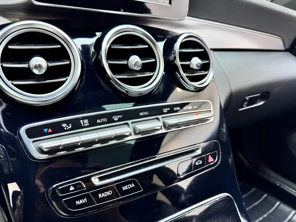 Mercedes-Benz C-Class 2018 — фото 17