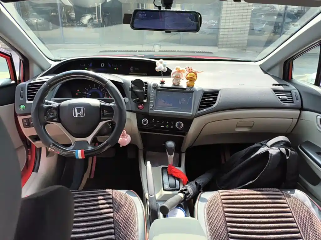 Honda Civic 2015 — фото 10