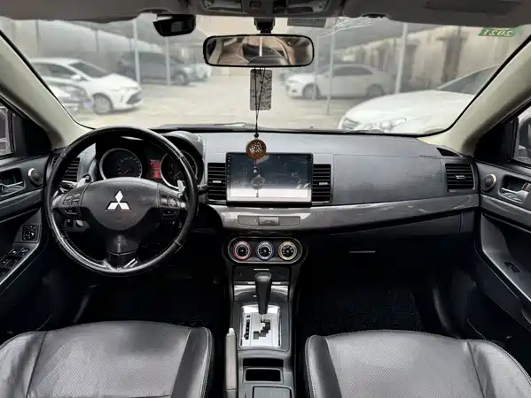 Mitsubishi Lancer EX 2011