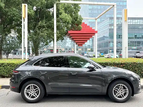 Porsche Macan 2020