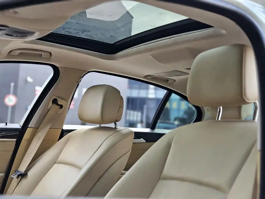 BMW 5 Series 2013 — фото 16