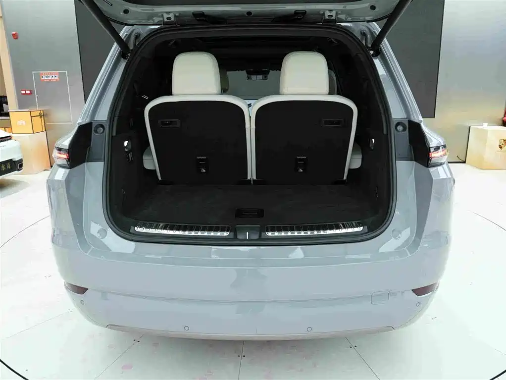 Li Auto Li L9 2025 — фото 23