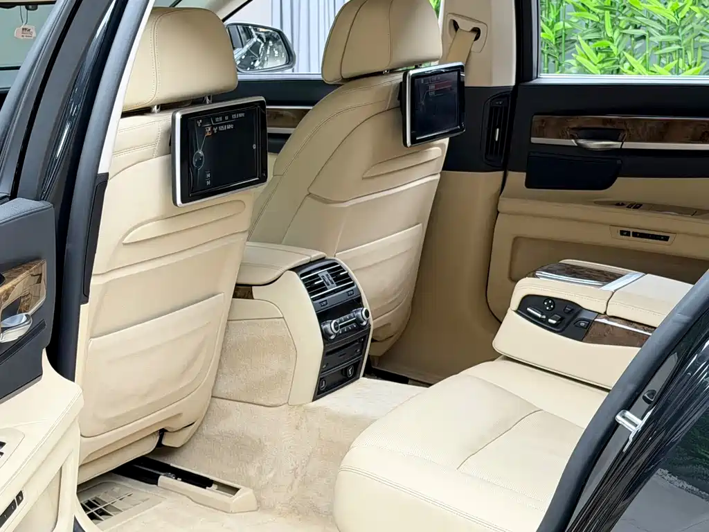 BMW 7 Series 2014 — фото 6