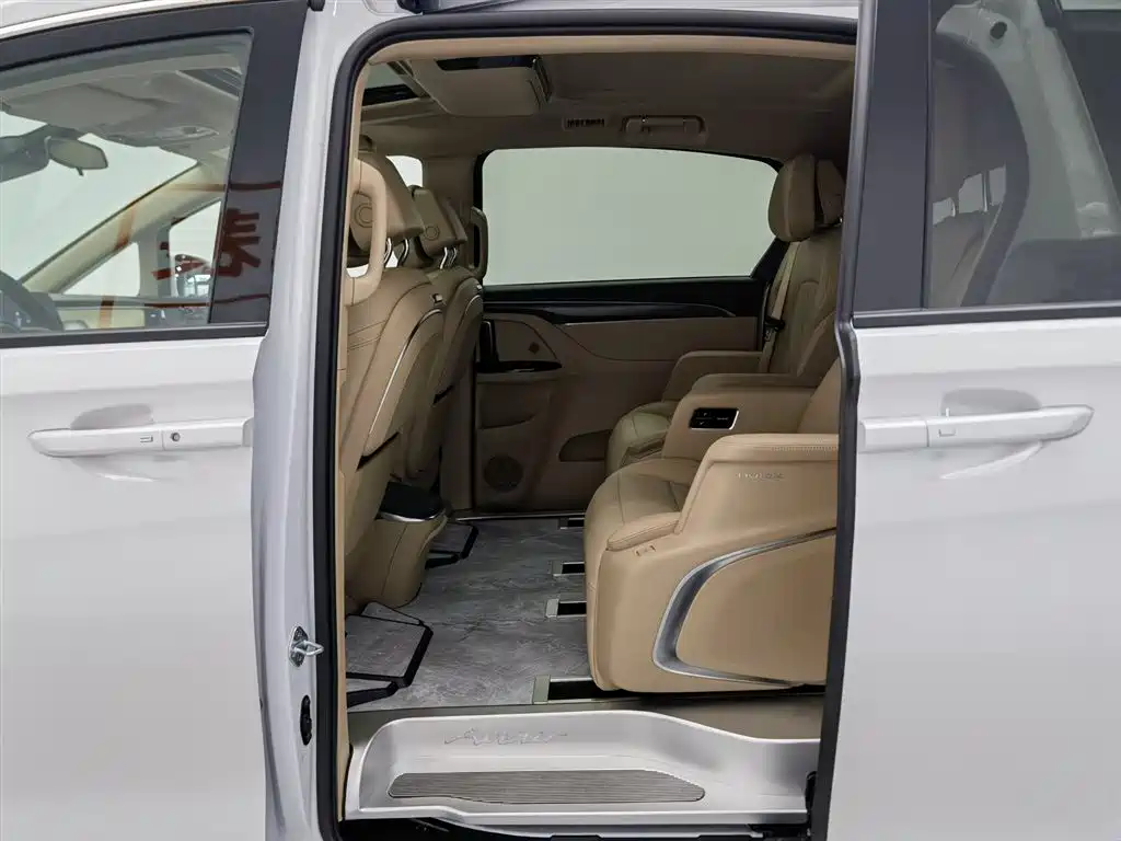 Buick GL8 Hybrid 2025 — фото 15