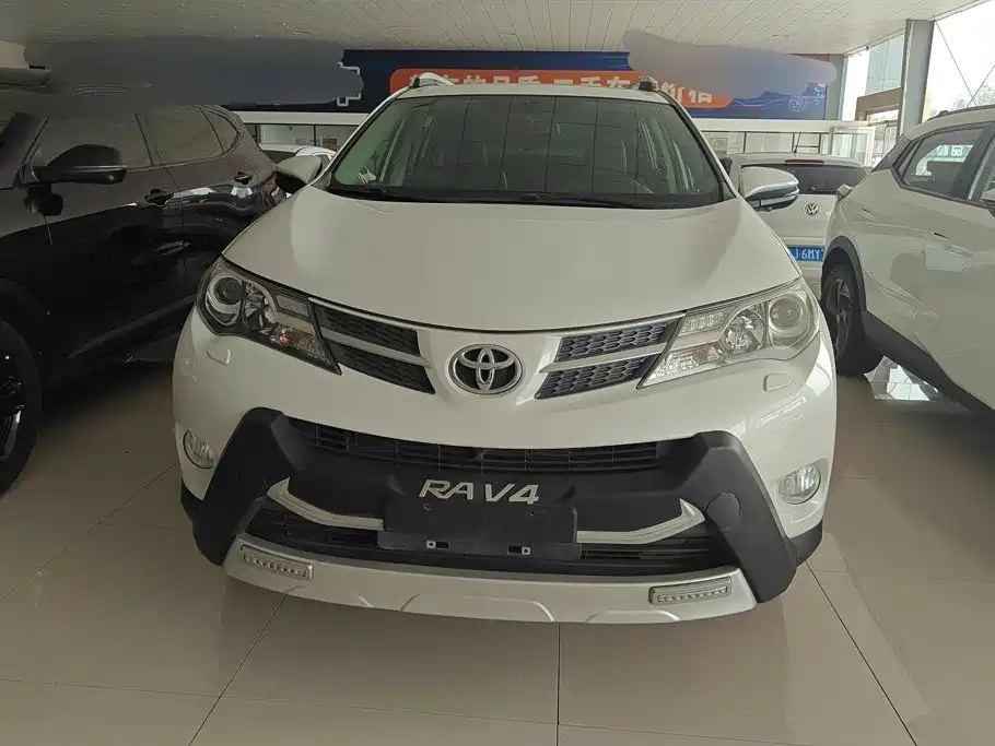 Toyota RAV4 2016 — фото 2