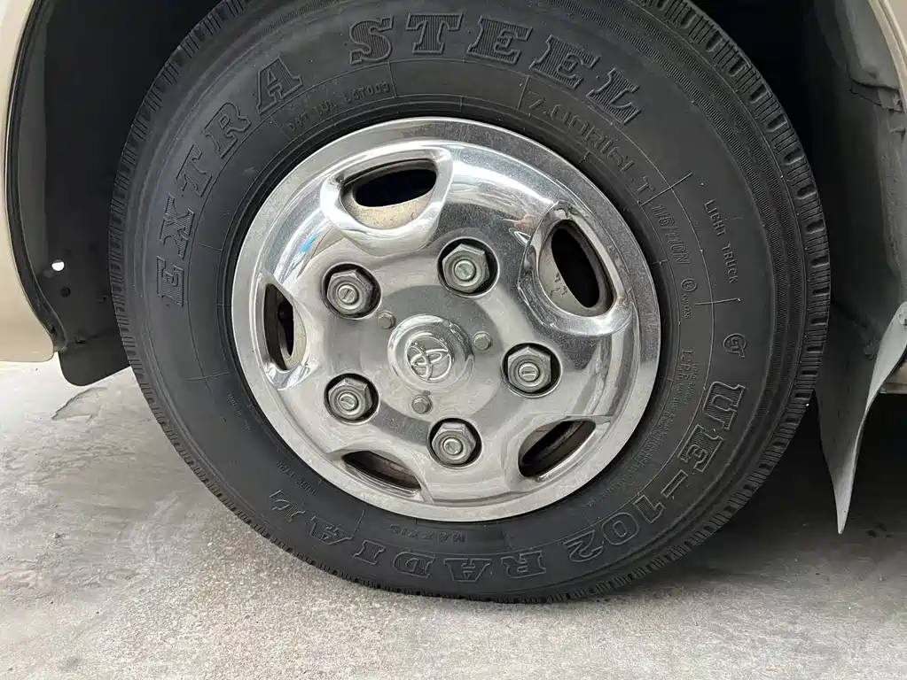 Toyota Coaster 2017 — фото 17