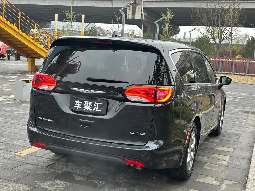 Chrysler Grand Voyager 2019 — фото 24