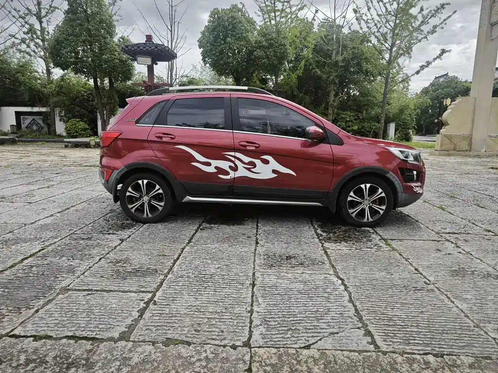 BAIC Senova X25 2016 — фото 14
