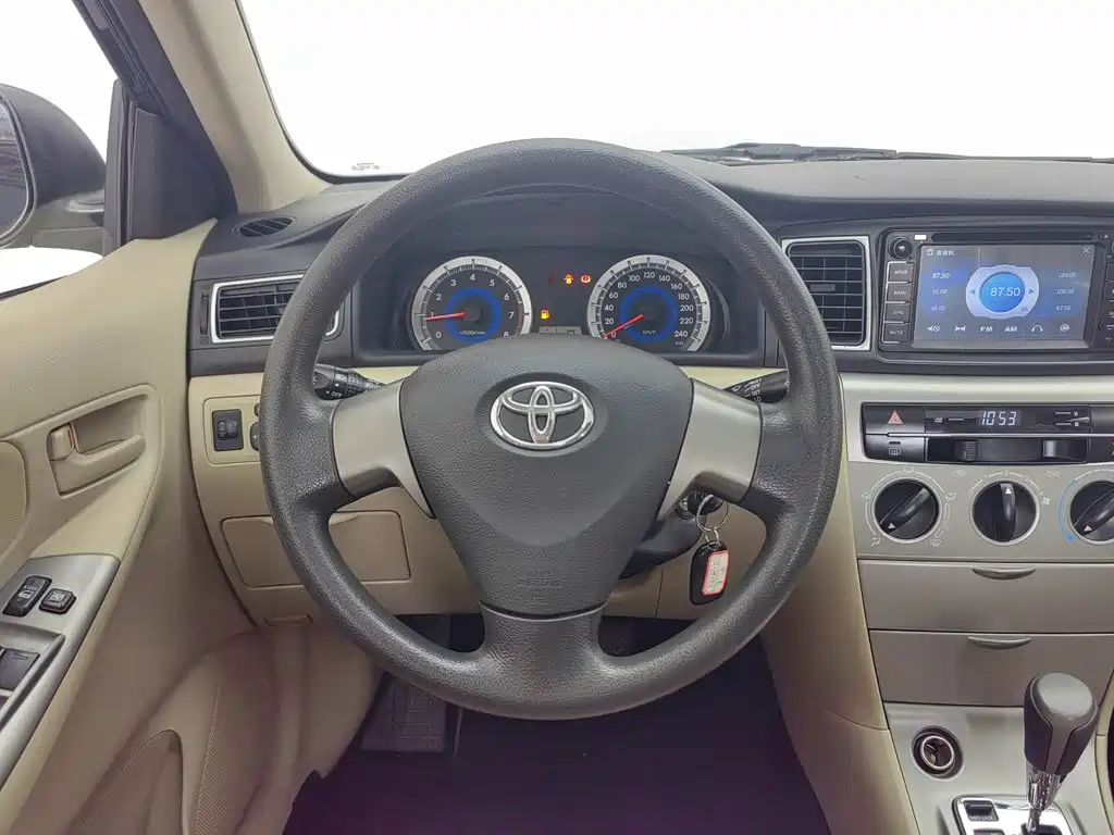 Toyota Corolla 2015 — фото 11