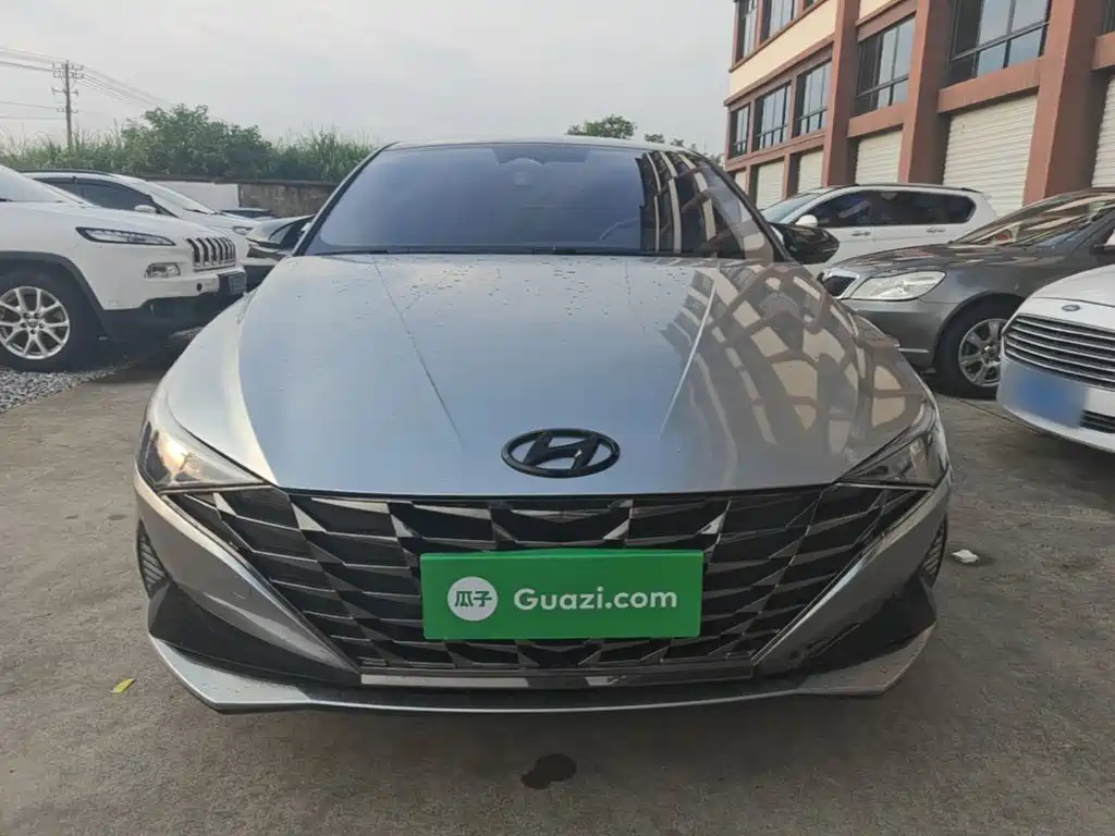 Hyundai Elantra 2023