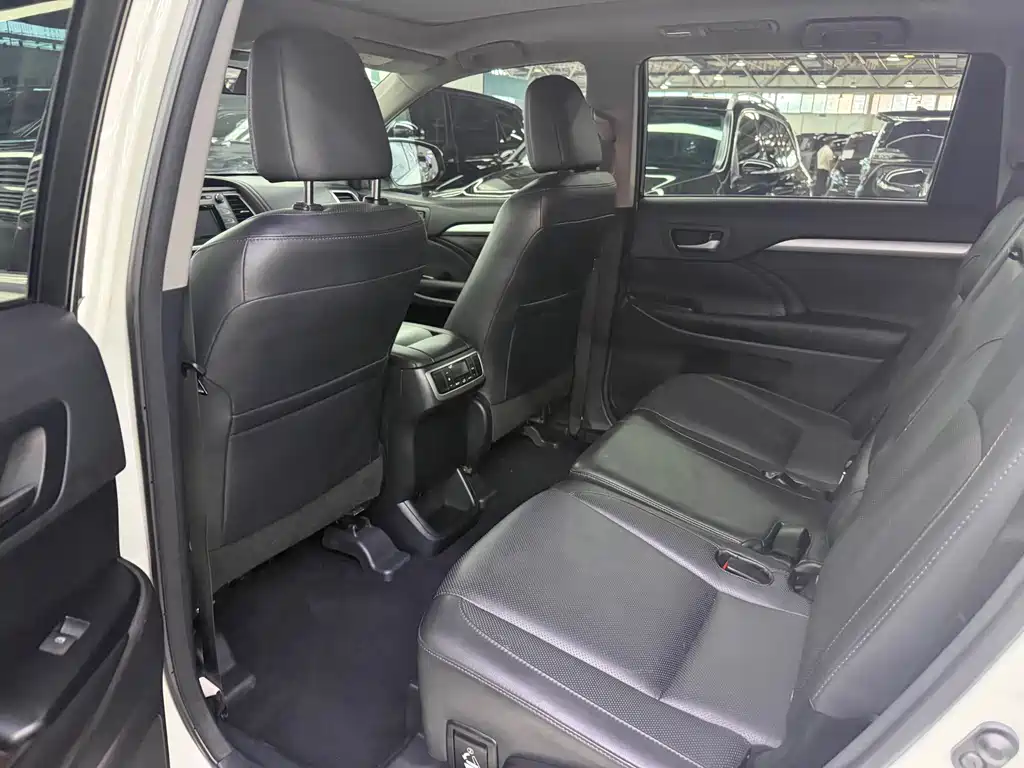 Toyota Highlander 2015 — фото 6