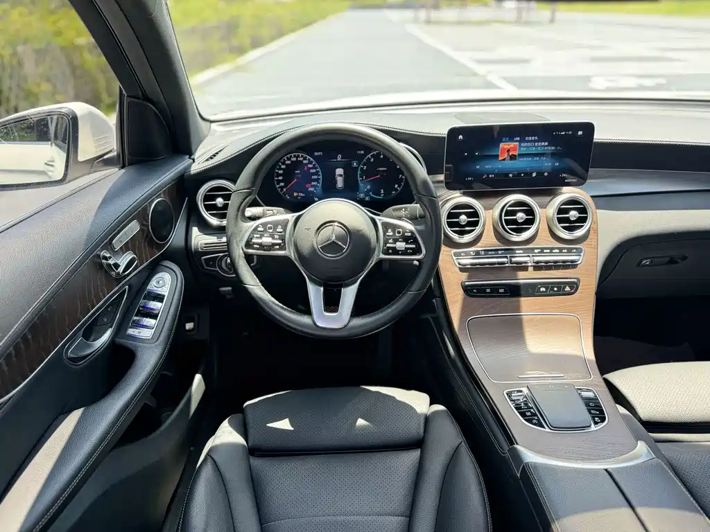 Mercedes-Benz GLC 2019 — фото 10