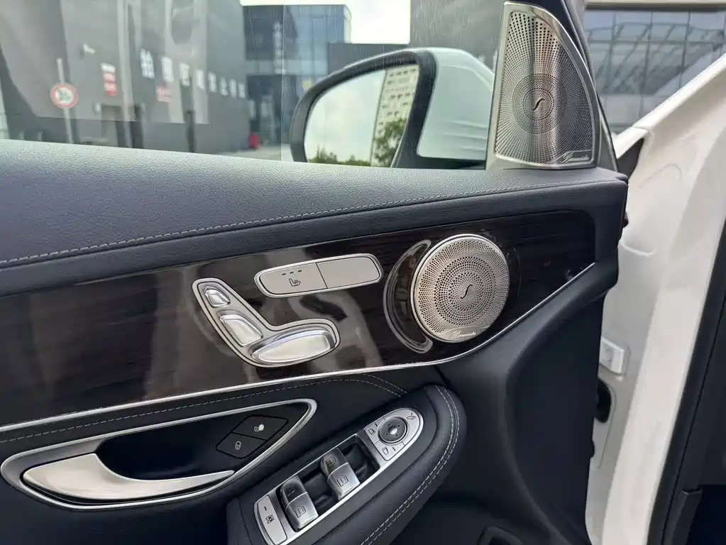 Mercedes-Benz GLC 2016 — фото 19