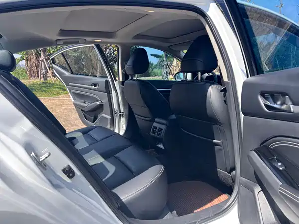Nissan Teana 2023