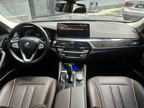 BMW 5 Series 2022