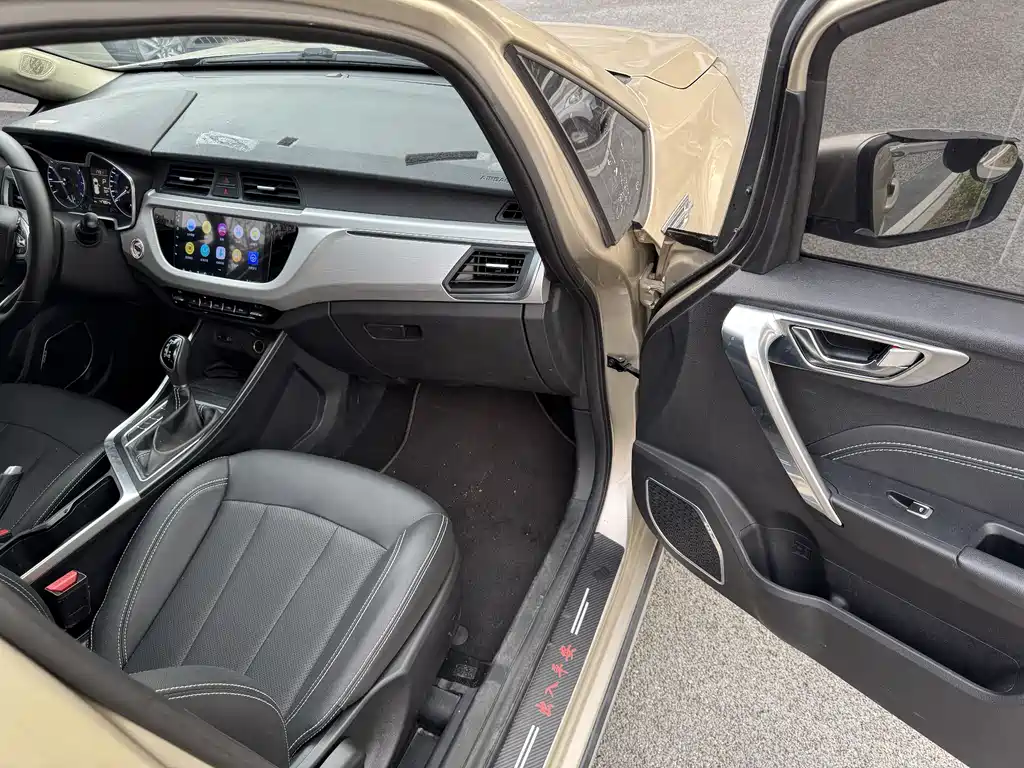Geely Vision X3 2019 — фото 11