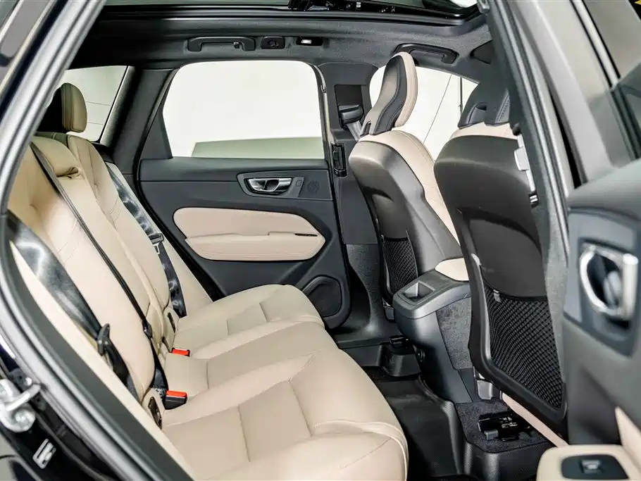 Volvo XC60 2026 — фото 22
