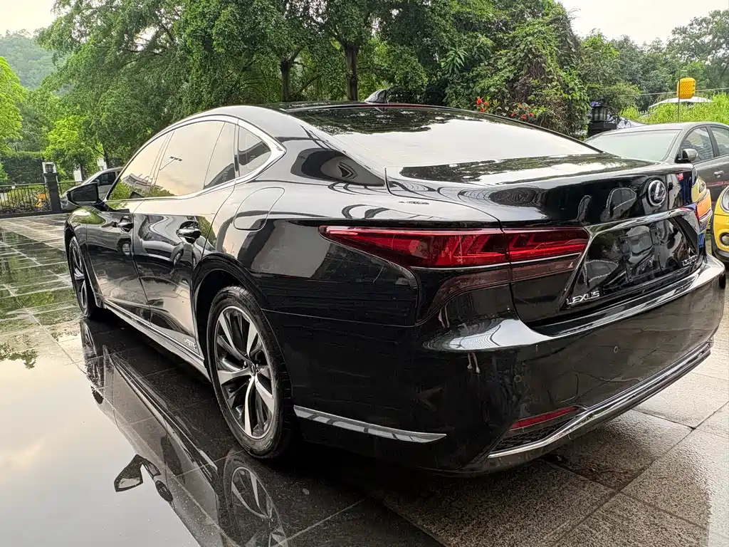 Lexus LS 2021 — фото 10