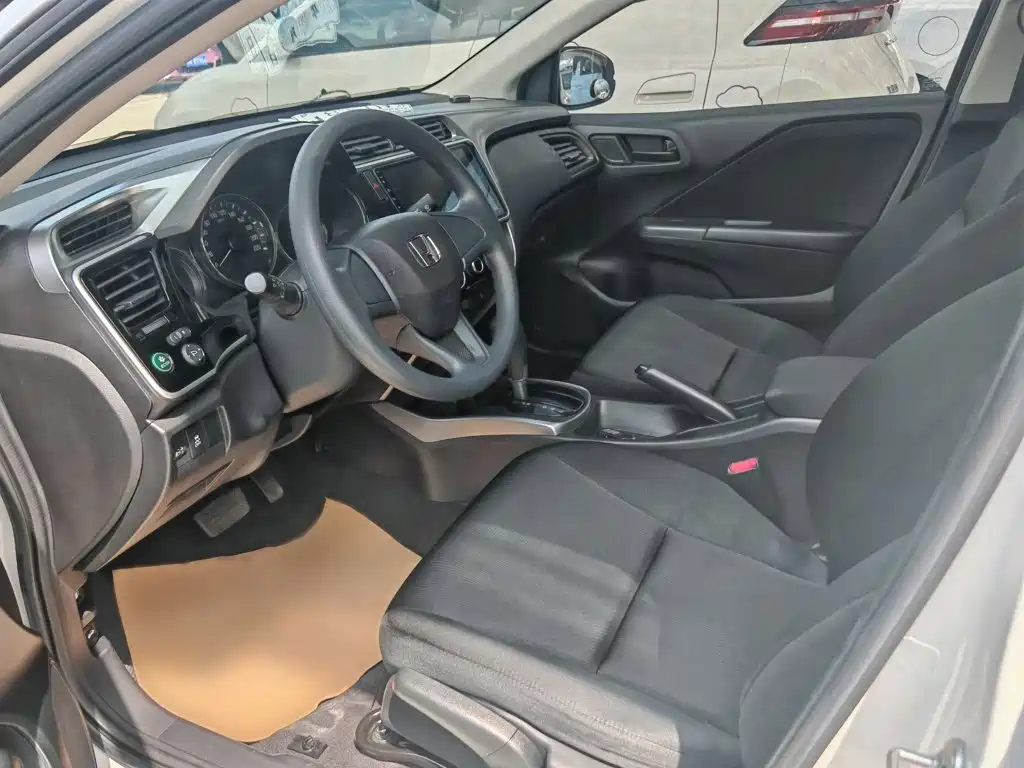 Honda City 2017 — фото 17