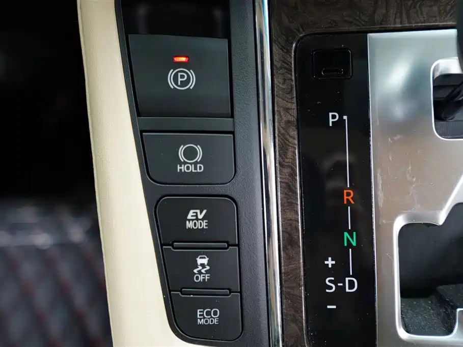Toyota Vellfire 2021 — фото 11