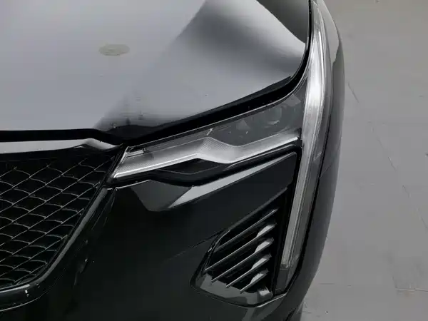 Cadillac CT4 2021
