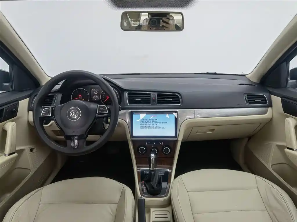 Volkswagen Lavida 2013