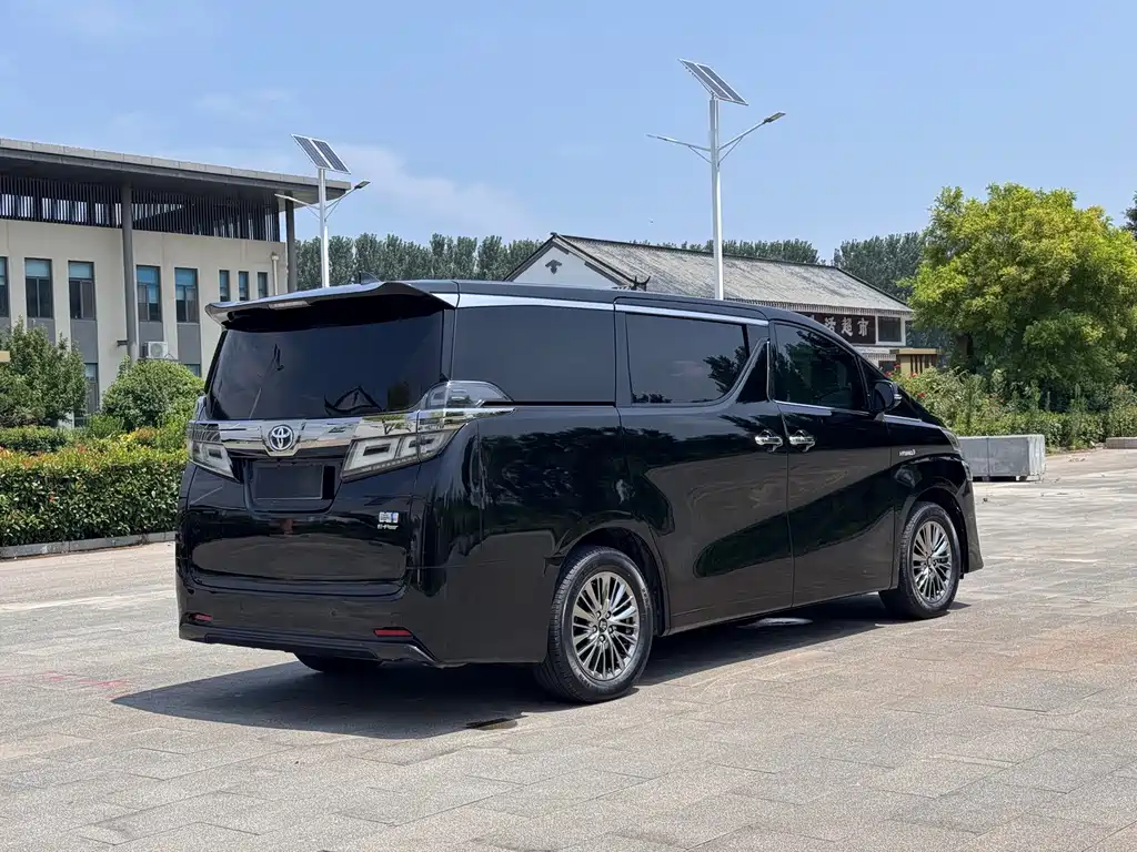 Toyota Vellfire 2022 — фото 15