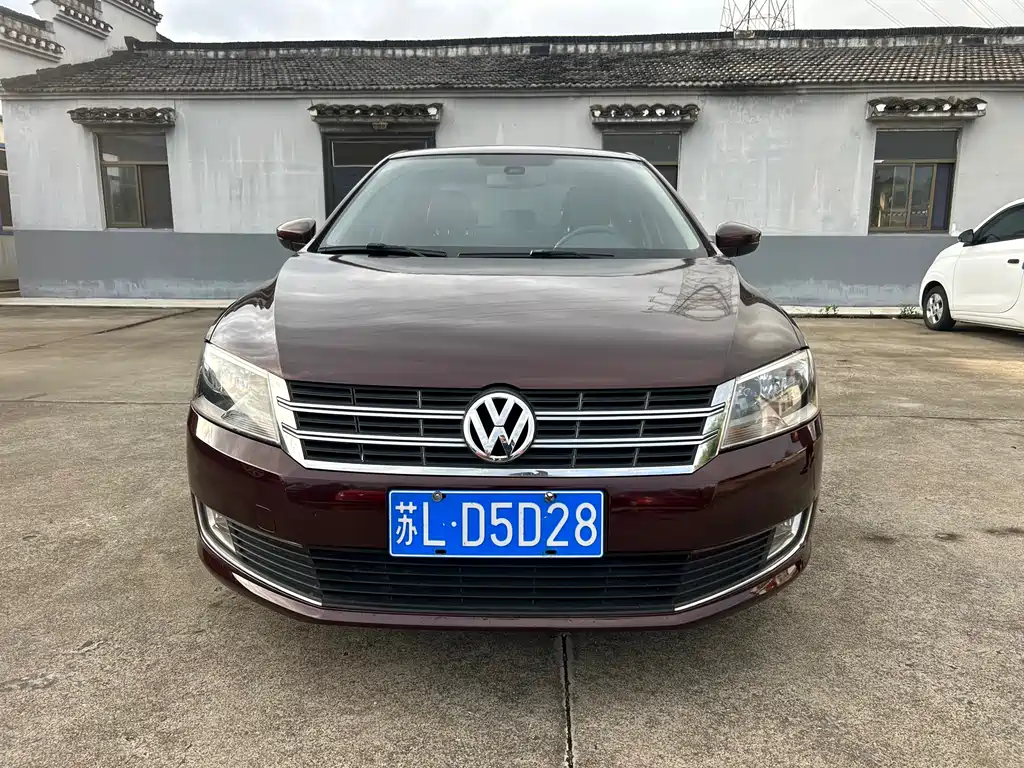 Volkswagen Lavida 2012