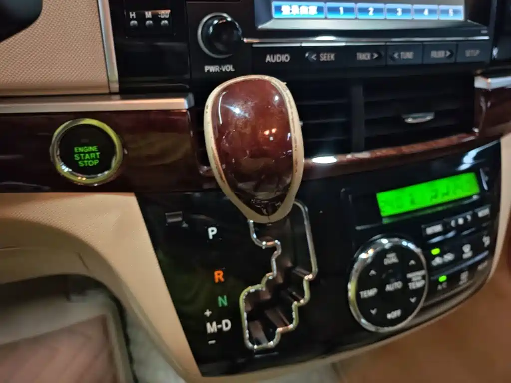 Toyota Previa 2018 — фото 14
