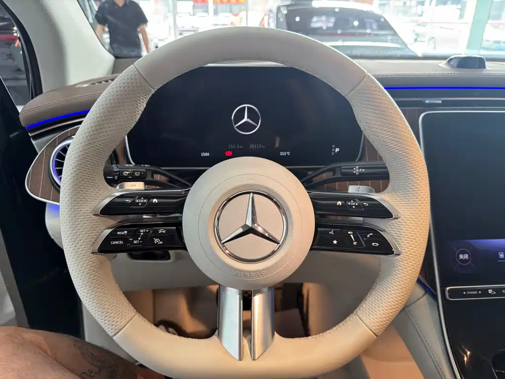 Mercedes-Benz EQE SUV 2023