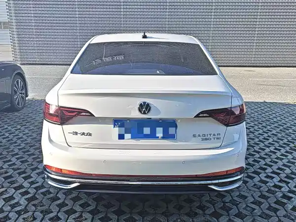 Volkswagen Sagitar 2022