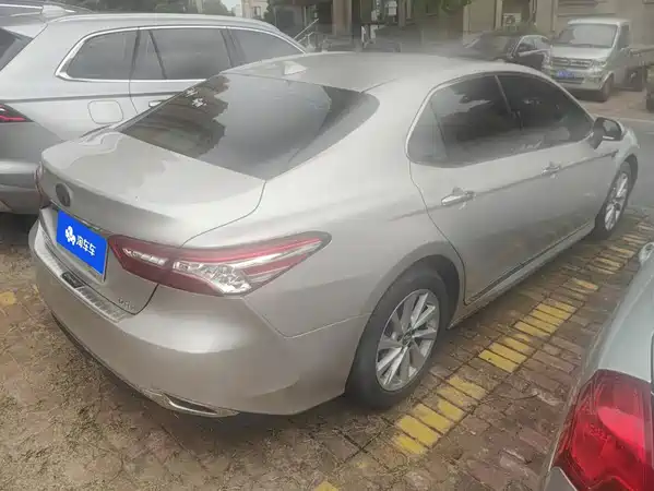 Toyota Camry 2021