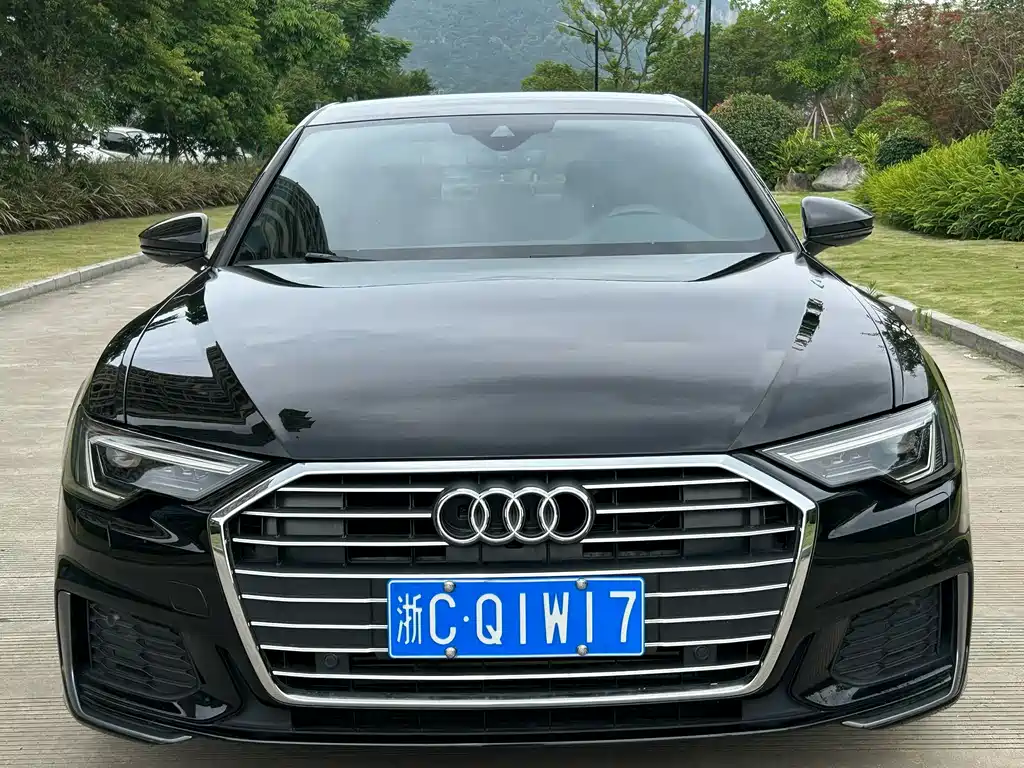 Audi A6L 2019 — фото 1