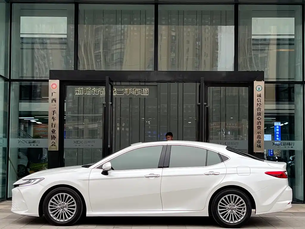 Toyota Camry 2025